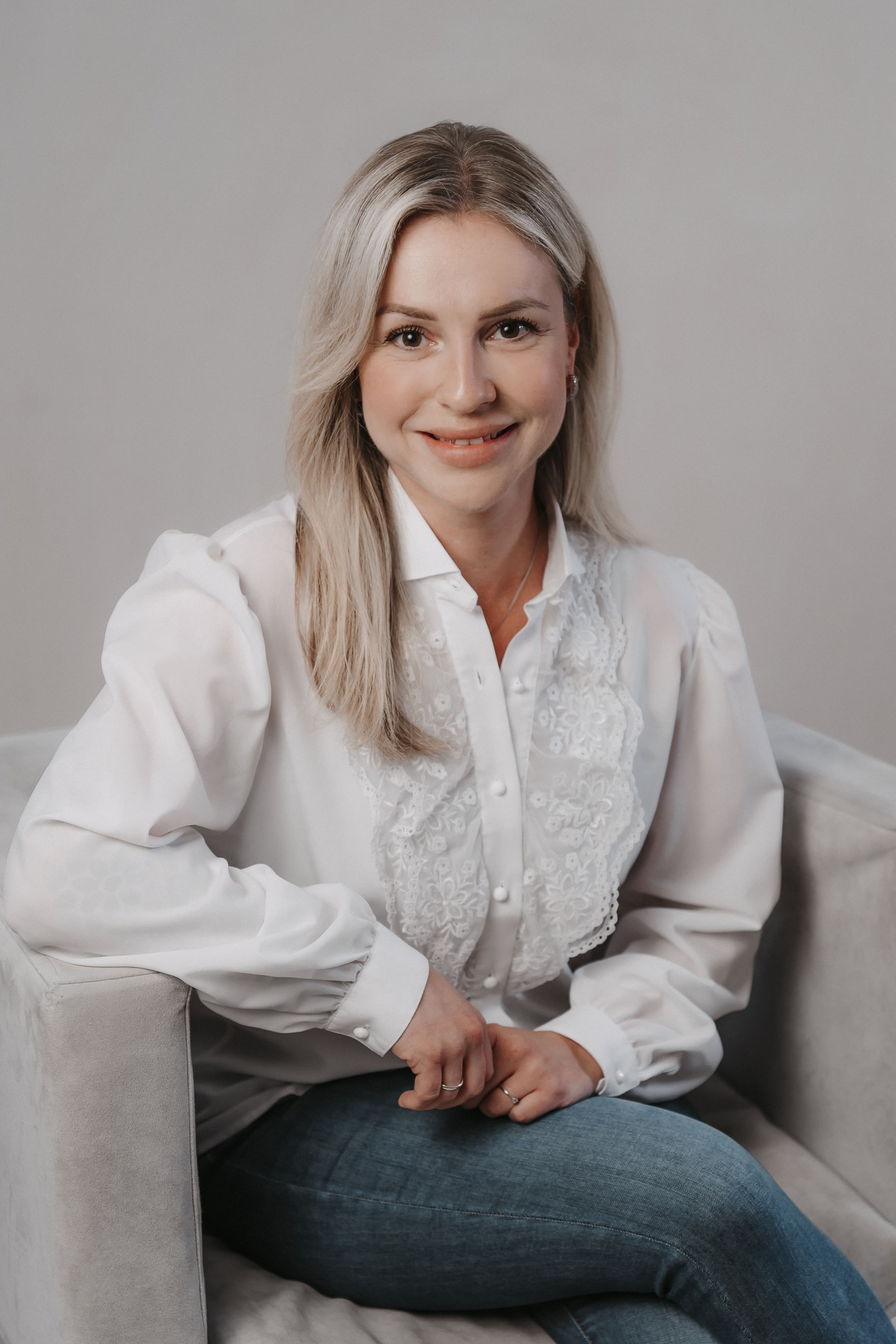 Frau Lisa Krist